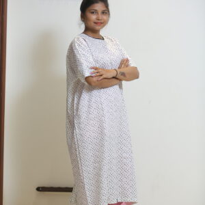 Ultra-Soft Recovery Gown – Easy-Open Back – Comfort First Design